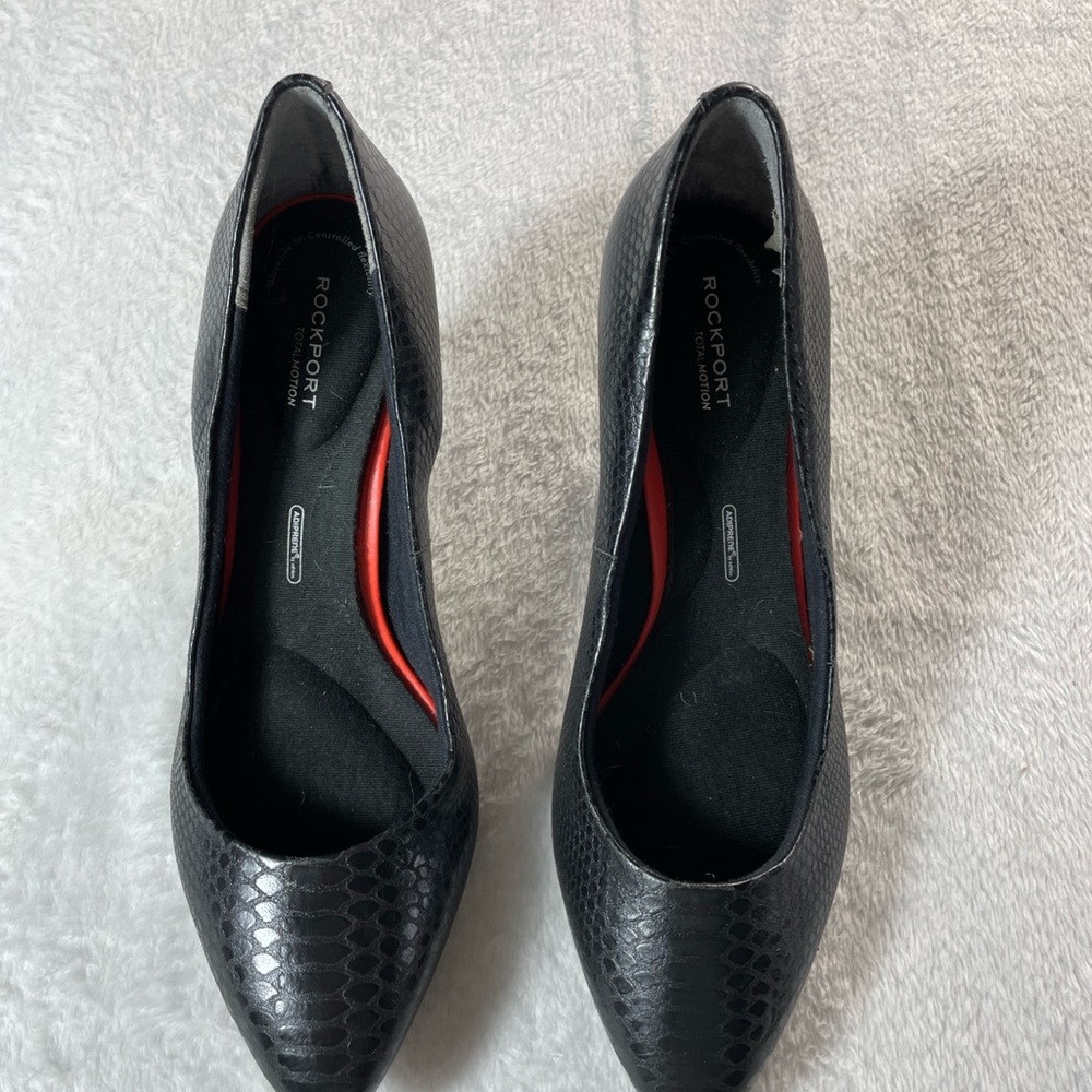 Women’s Rockport leather high heels fish skin Comfortable Size Seven Wide black